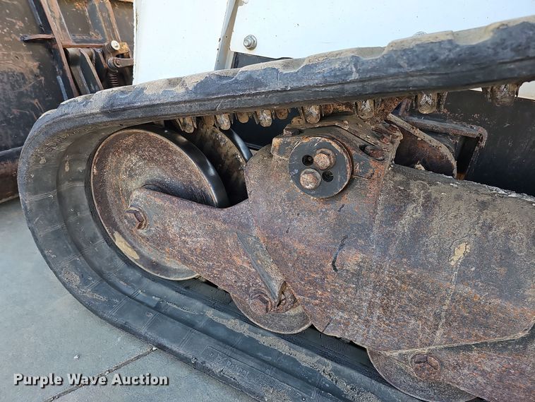 image for item DS5692 2019 Bobcat T870  tracked skid steer loader