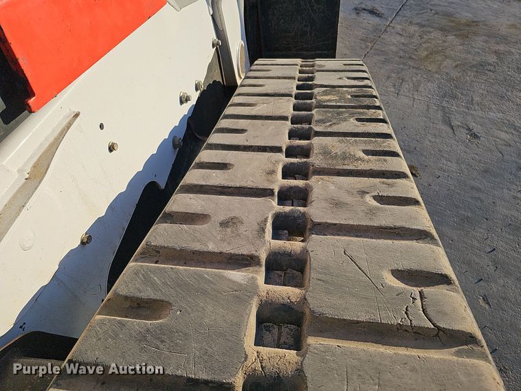 image for item DS5692 2019 Bobcat T870  tracked skid steer loader
