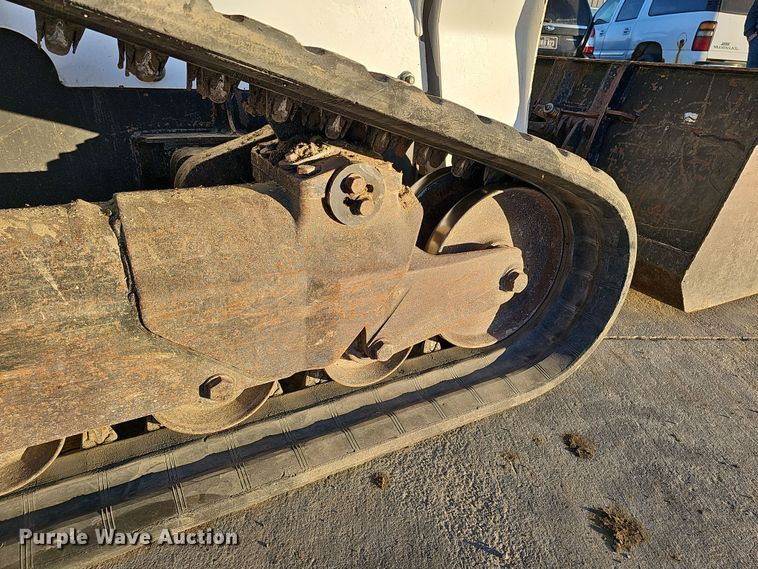 image for item DS5692 2019 Bobcat T870  tracked skid steer loader