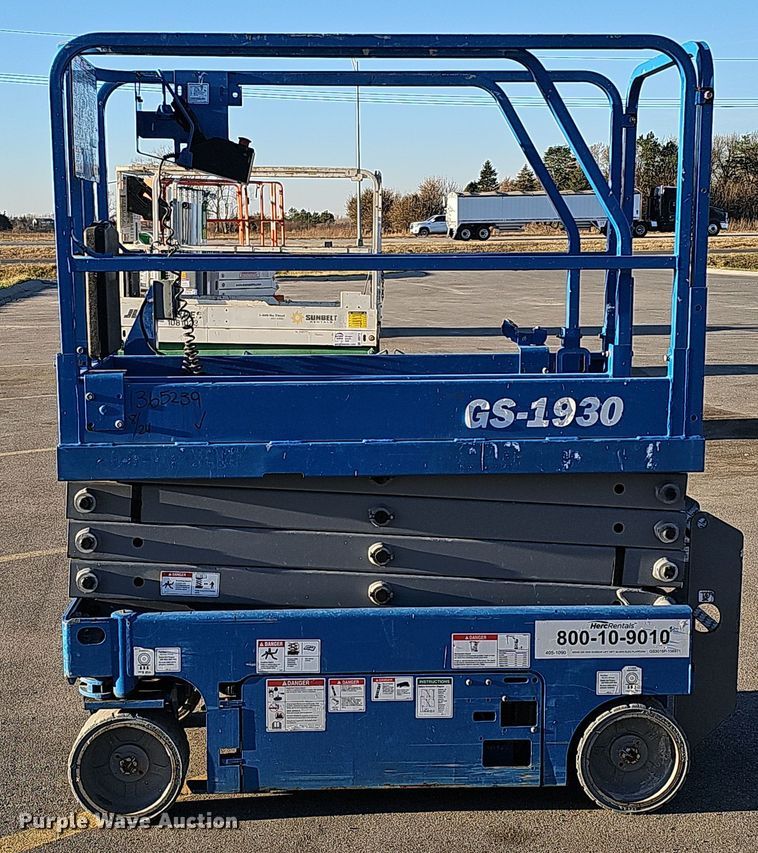 image for item DS5717 2016 Genie GS-1930  scissor lift