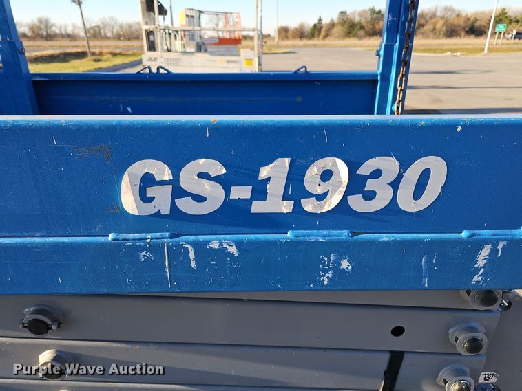 image for item DS5717 2016 Genie GS-1930  scissor lift