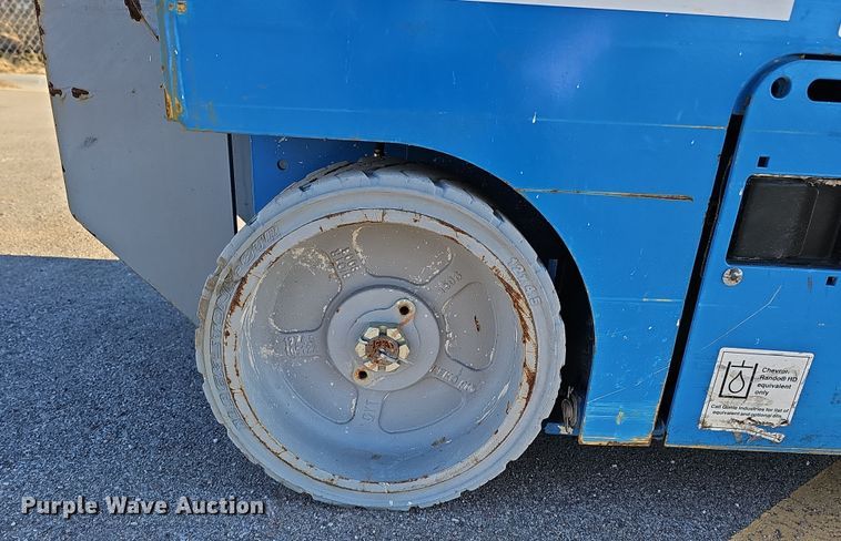 image for item DS5717 2016 Genie GS-1930  scissor lift