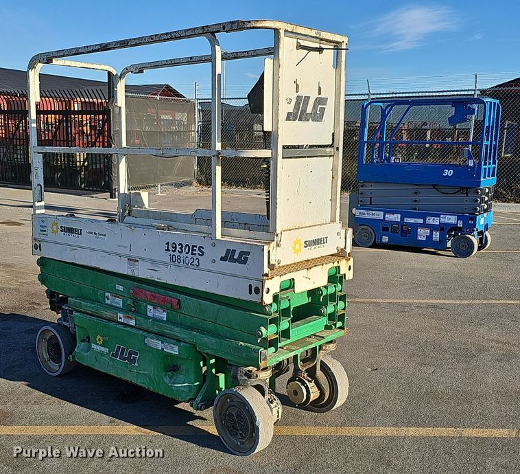 image for item DS5718 2018 JLG 1930ES  scissor lift