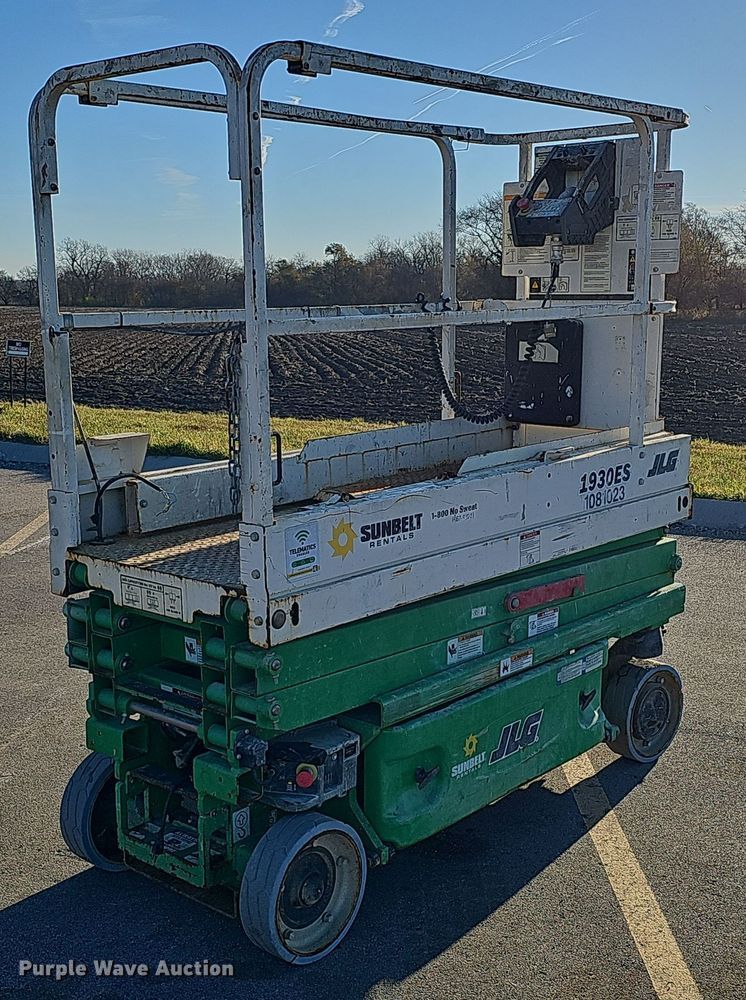 image for item DS5718 2018 JLG 1930ES  scissor lift