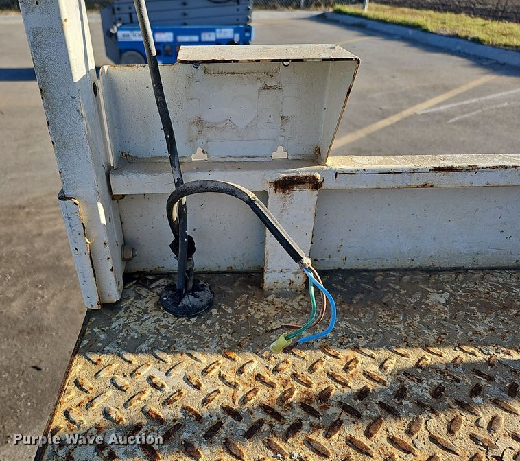 image for item DS5718 2018 JLG 1930ES  scissor lift