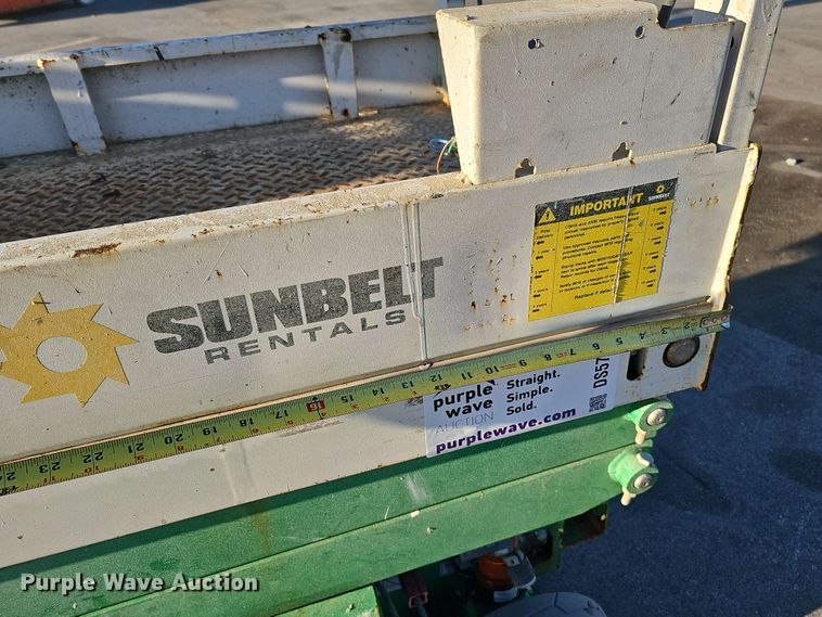 image for item DS5718 2018 JLG 1930ES  scissor lift