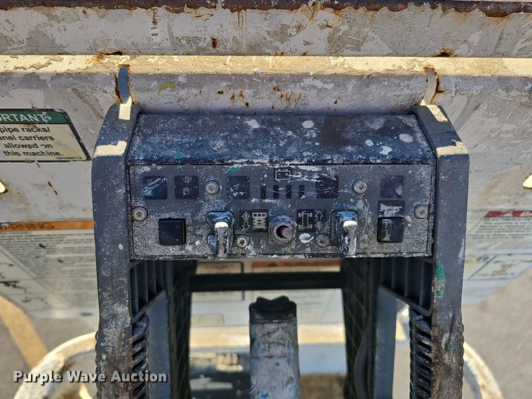 image for item DS5718 2018 JLG 1930ES  scissor lift