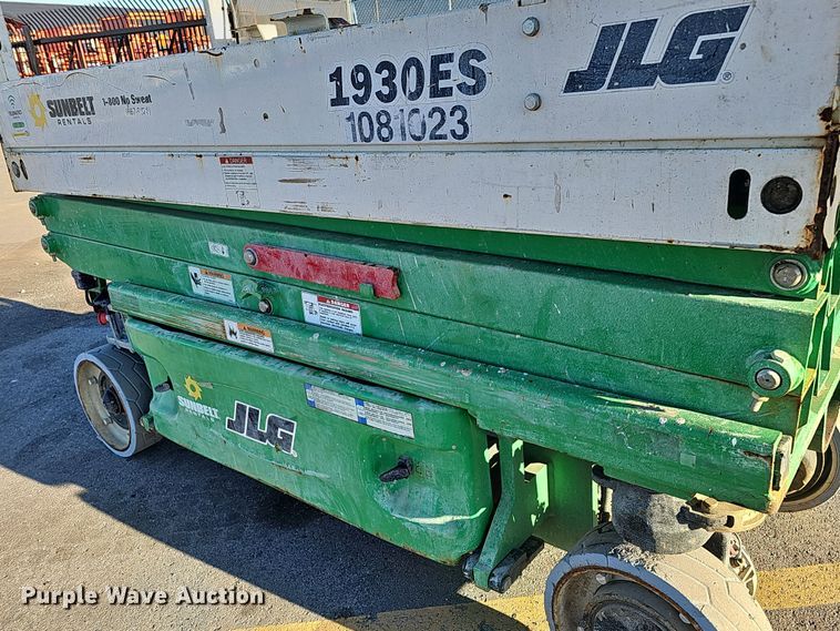 image for item DS5718 2018 JLG 1930ES  scissor lift