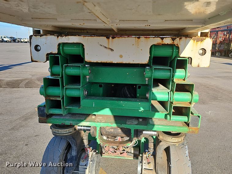image for item DS5718 2018 JLG 1930ES  scissor lift