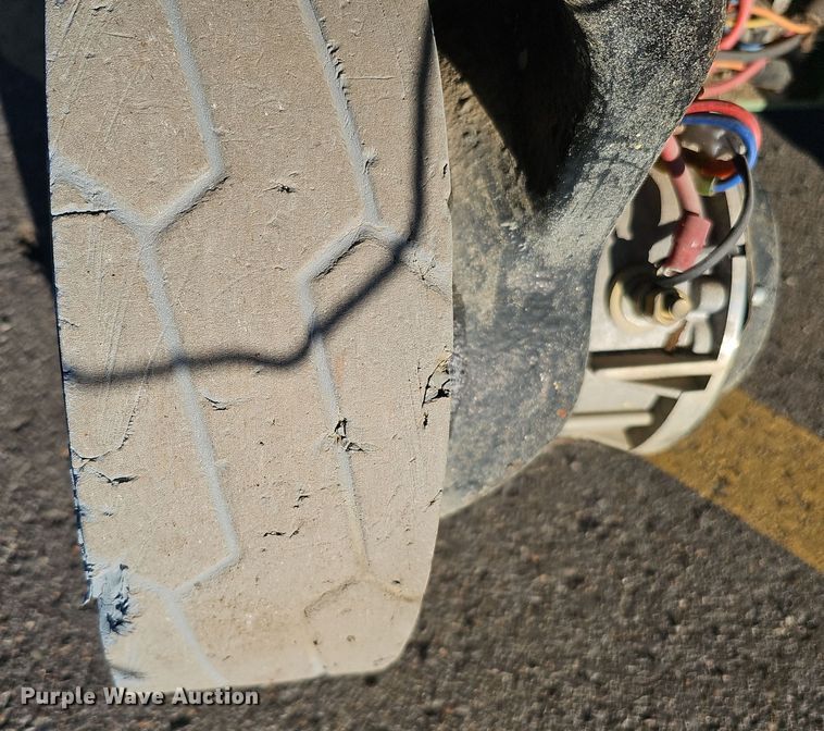 image for item DS5718 2018 JLG 1930ES  scissor lift