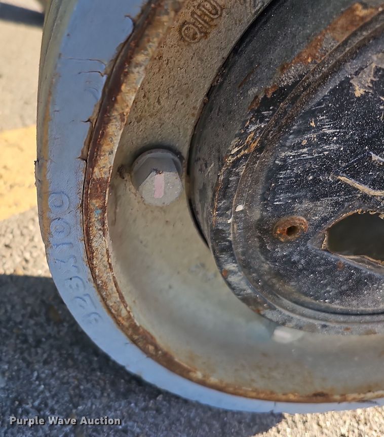 image for item DS5718 2018 JLG 1930ES  scissor lift