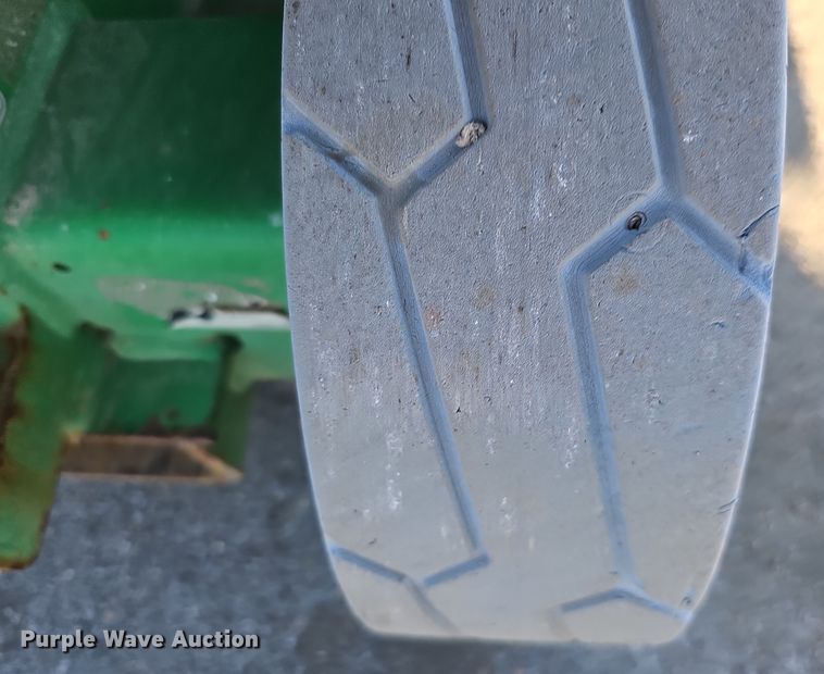 image for item DS5718 2018 JLG 1930ES  scissor lift