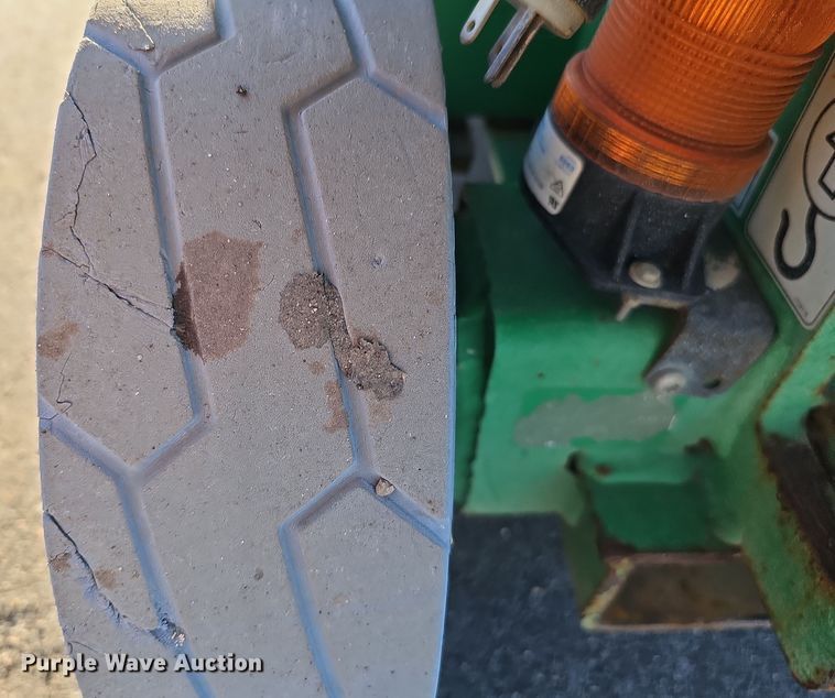 image for item DS5718 2018 JLG 1930ES  scissor lift