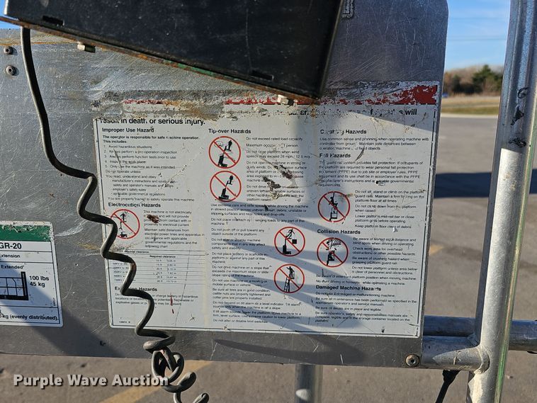 image for item DS5719 2015 Genie Runabout GR-20  vertical lift