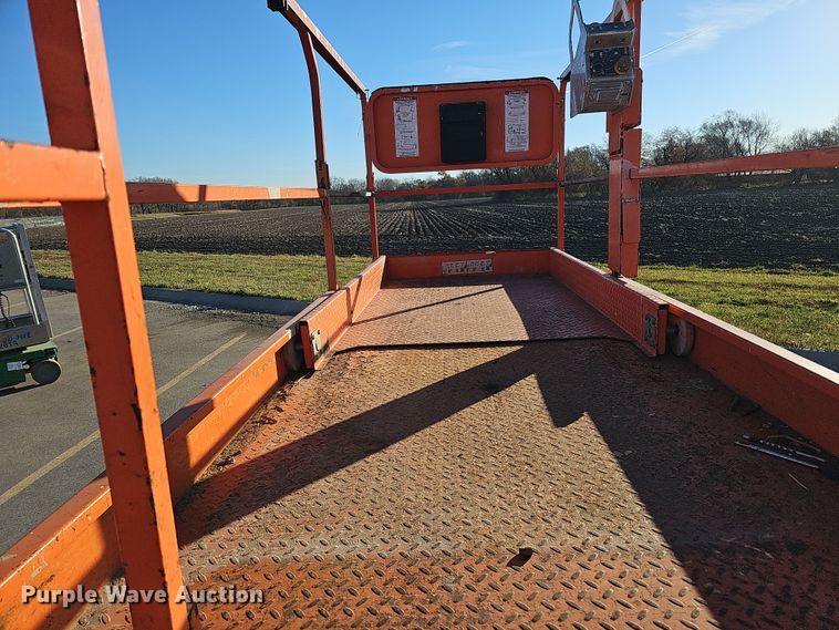 image for item DS5720 2016 Snorkel S4726E  scissor lift