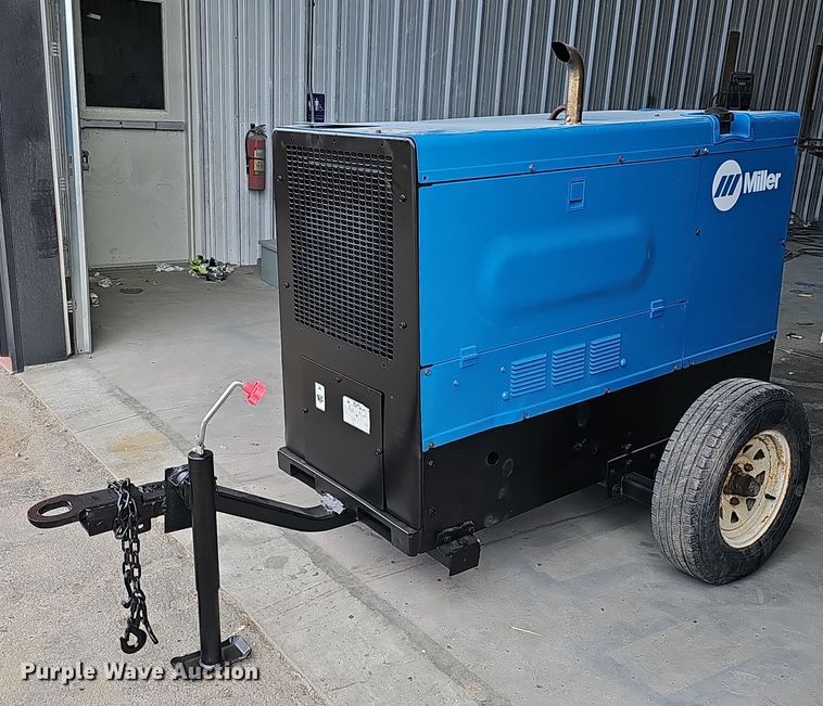image for item DS5723 Miller Big Blue 402P  welder/generator