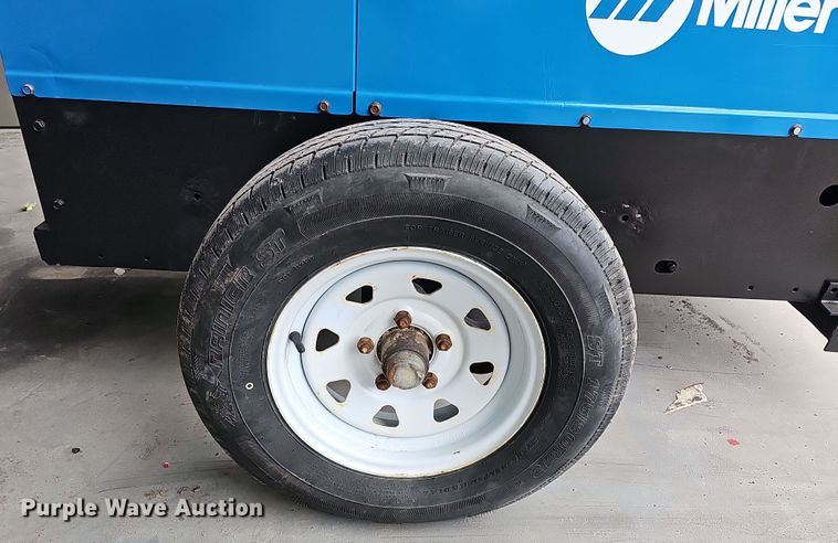 image for item DS5723 Miller Big Blue 402P  welder/generator