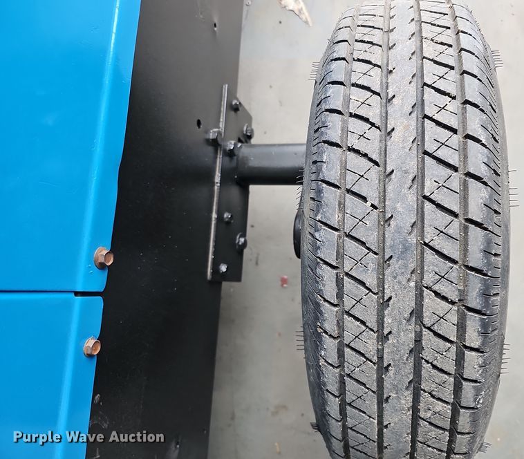 image for item DS5723 Miller Big Blue 402P  welder/generator