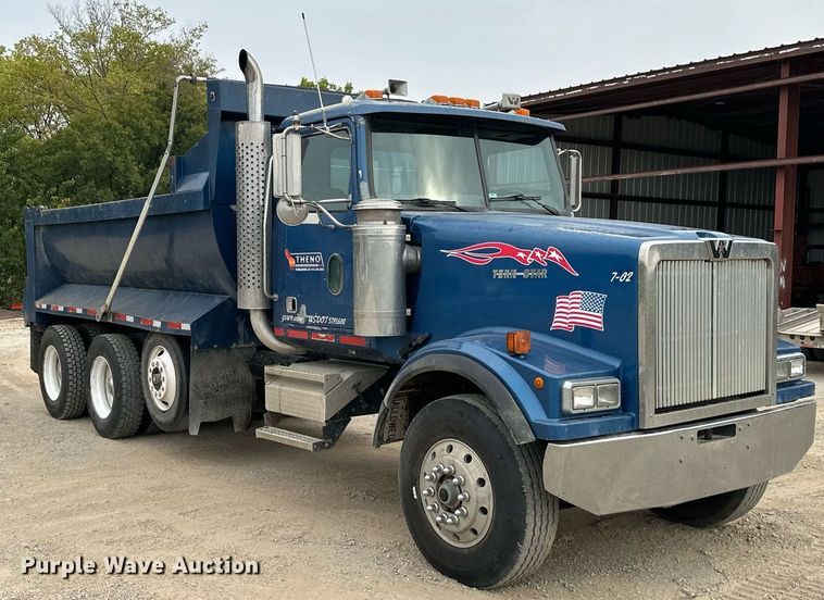 image for item DW2764 2000 Westernstar 4900  dump truck