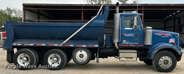 image for item DW2764 2000 Westernstar 4900  dump truck