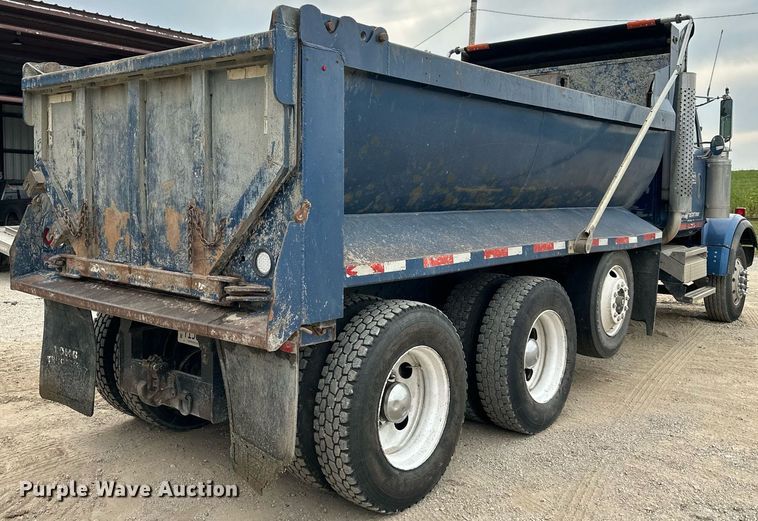 image for item DW2764 2000 Westernstar 4900  dump truck