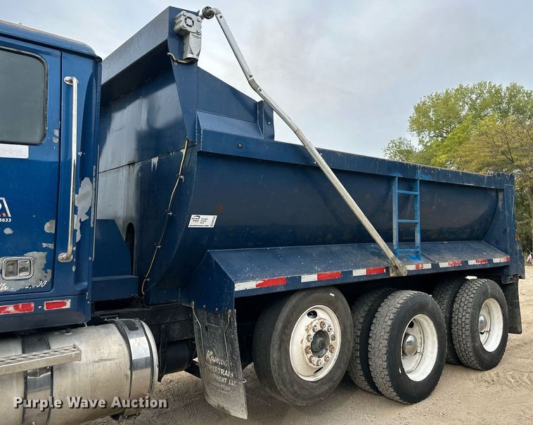 image for item DW2764 2000 Westernstar 4900  dump truck