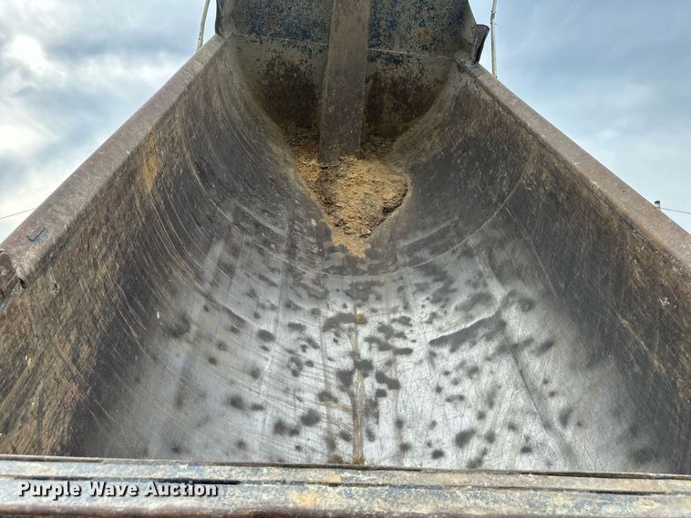 image for item DW2764 2000 Westernstar 4900  dump truck