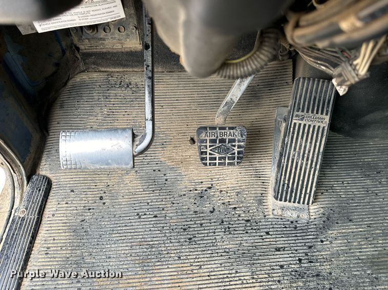 image for item DW2764 2000 Westernstar 4900  dump truck