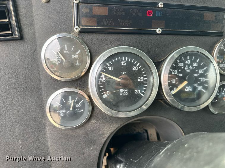 image for item DW2764 2000 Westernstar 4900  dump truck