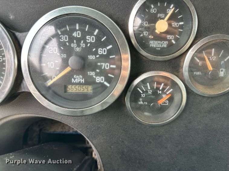 image for item DW2764 2000 Westernstar 4900  dump truck