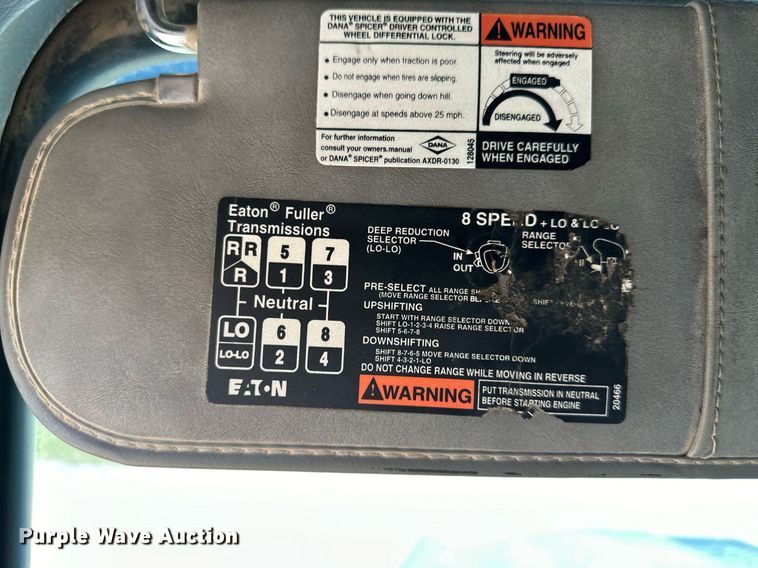 image for item DW2764 2000 Westernstar 4900  dump truck