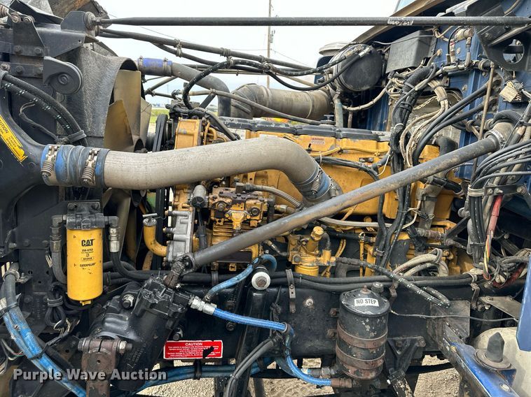 image for item DW2764 2000 Westernstar 4900  dump truck