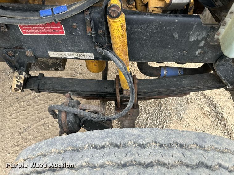 image for item DW2764 2000 Westernstar 4900  dump truck