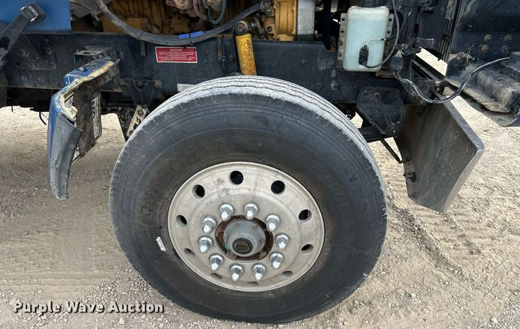 image for item DW2764 2000 Westernstar 4900  dump truck