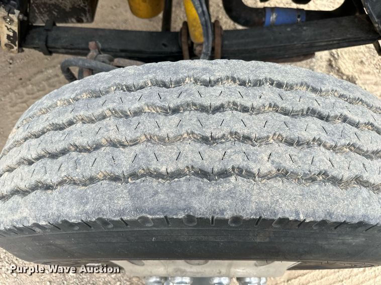 image for item DW2764 2000 Westernstar 4900  dump truck