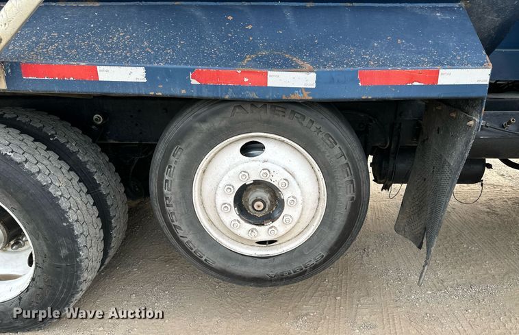 image for item DW2764 2000 Westernstar 4900  dump truck