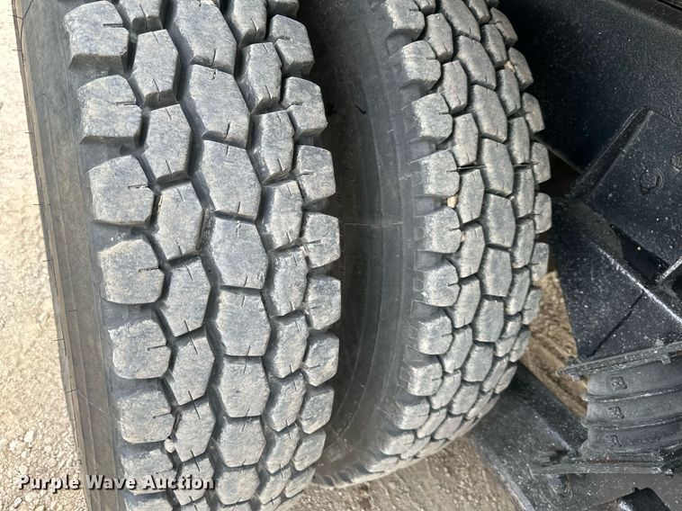 image for item DW2764 2000 Westernstar 4900  dump truck