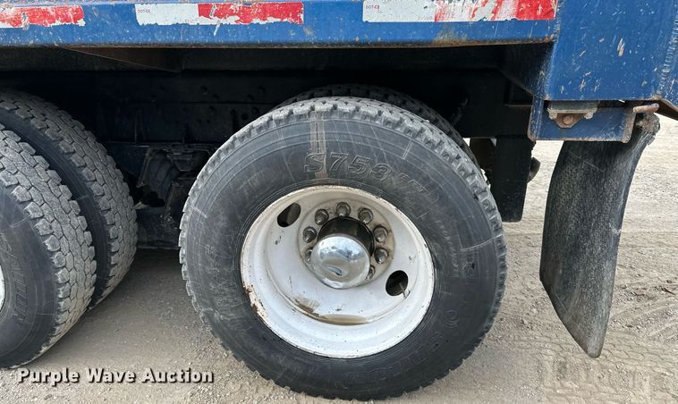 image for item DW2764 2000 Westernstar 4900  dump truck