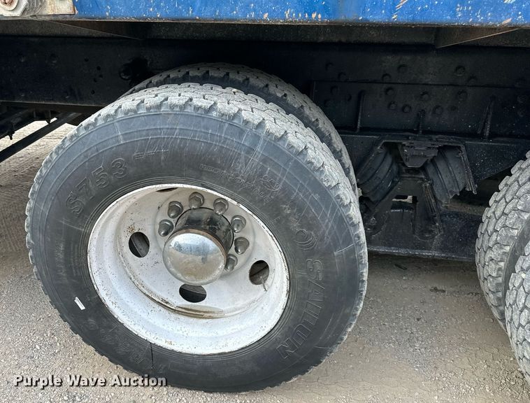 image for item DW2764 2000 Westernstar 4900  dump truck