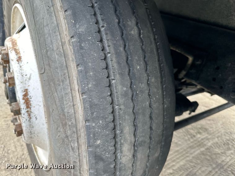 image for item DW2764 2000 Westernstar 4900  dump truck