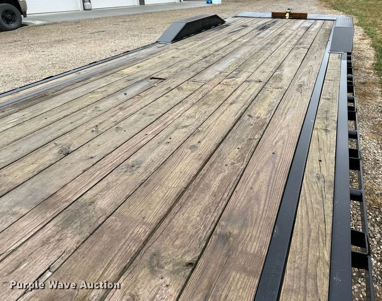 image for item DW2891 2017 Load Trail  equipment trailer