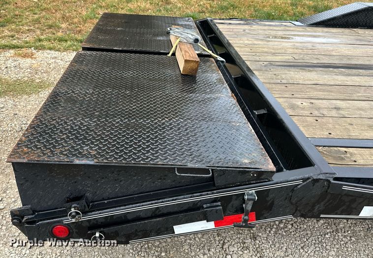 image for item DW2891 2017 Load Trail  equipment trailer