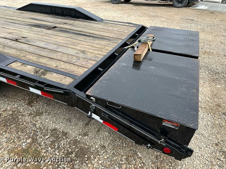 image for item DW2891 2017 Load Trail  equipment trailer