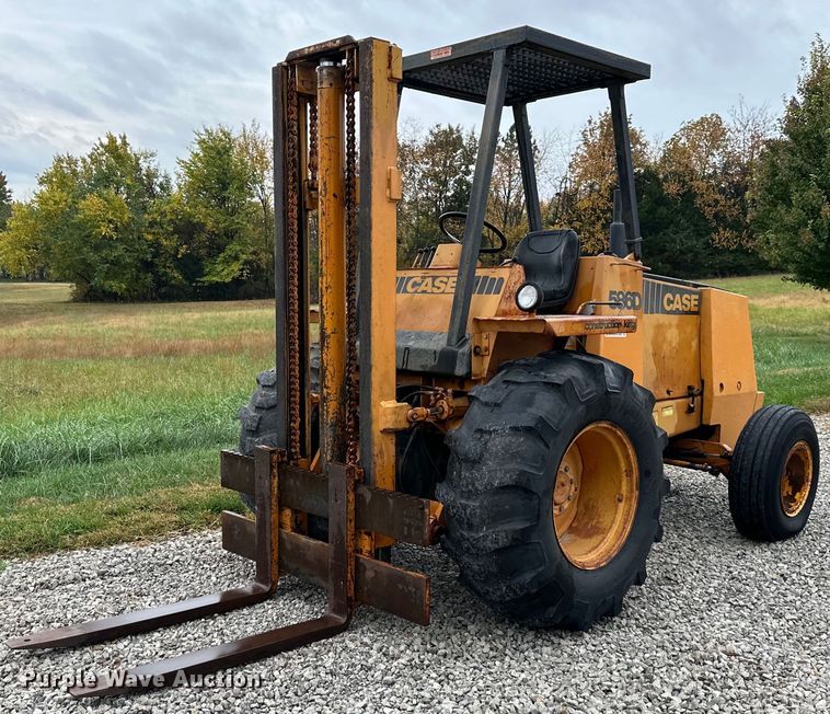 image for item DW2892 1982 Case 586D  forklift