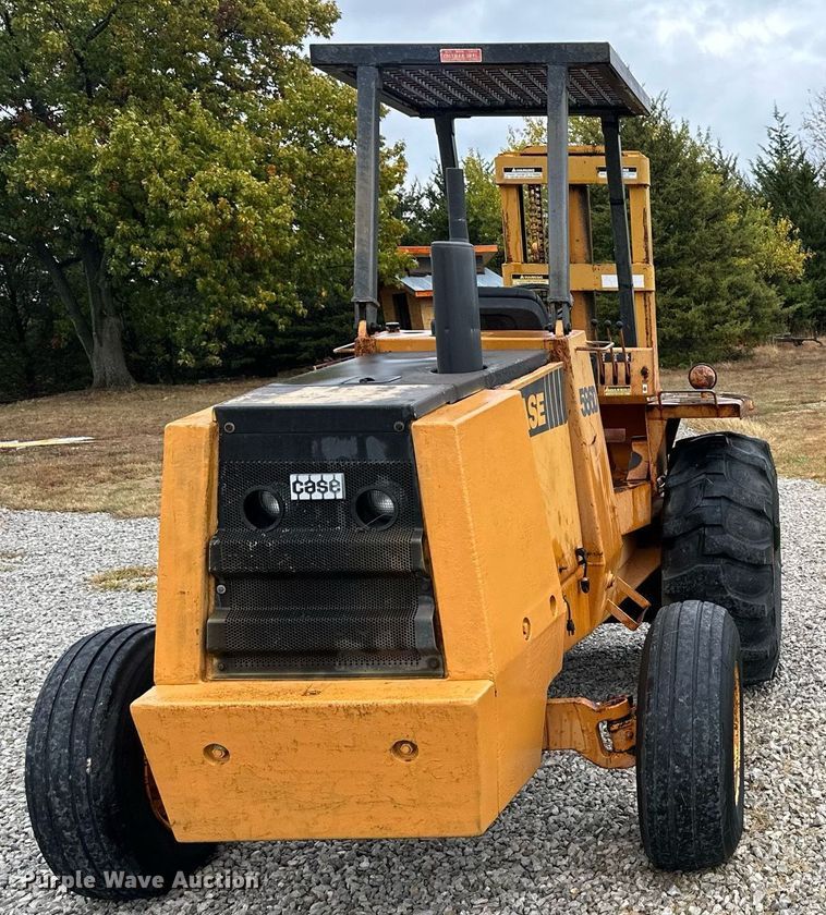 image for item DW2892 1982 Case 586D  forklift