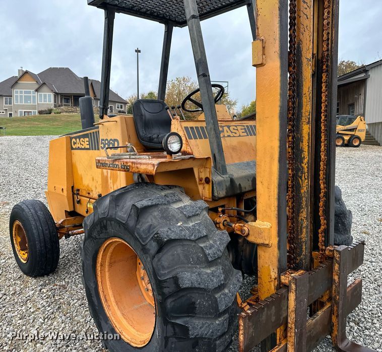 image for item DW2892 1982 Case 586D  forklift
