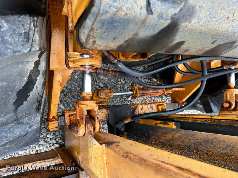 image for item DW2892 1982 Case 586D  forklift