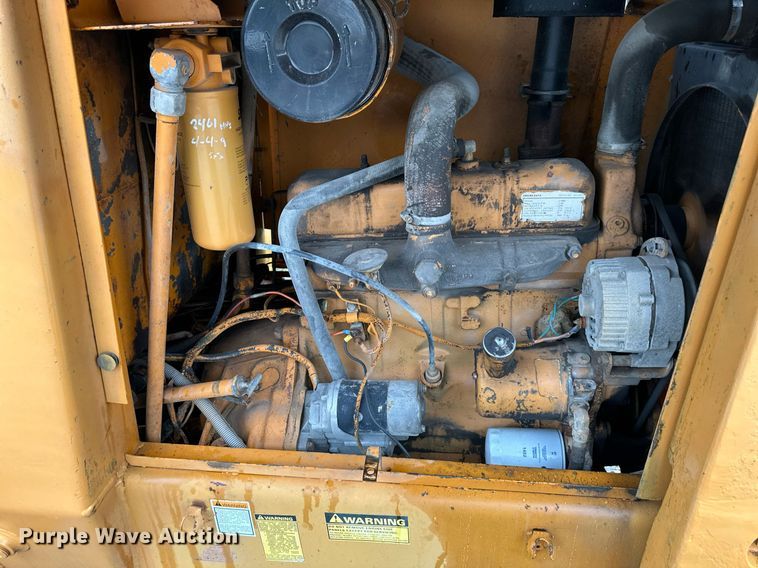 image for item DW2892 1982 Case 586D  forklift