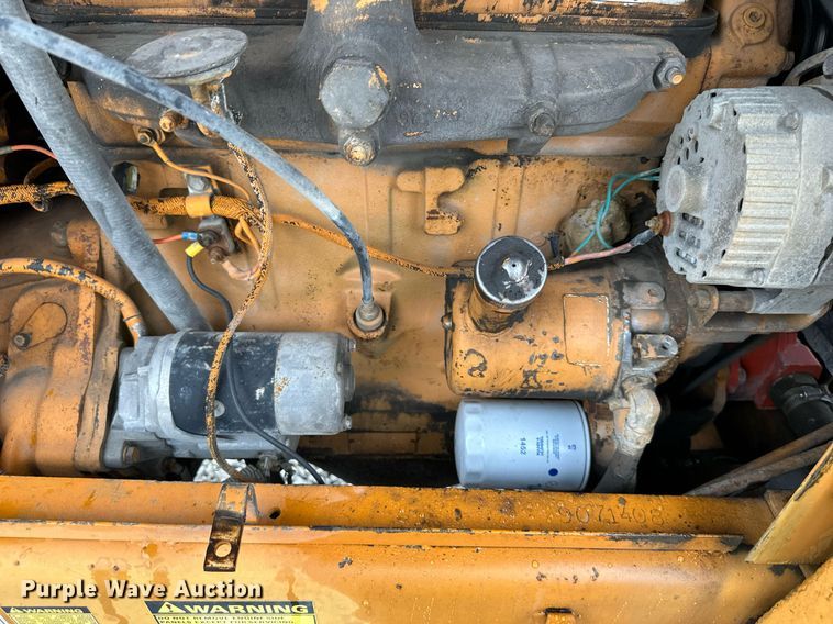 image for item DW2892 1982 Case 586D  forklift