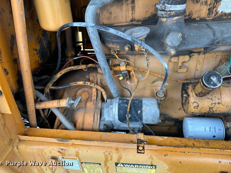 image for item DW2892 1982 Case 586D  forklift